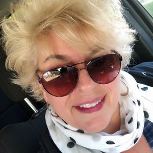 Meet your Posher, Sharon